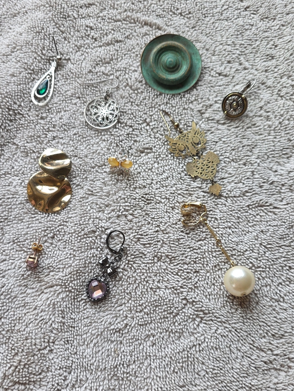 Women’s Mixed Metal and Pearl Drop Earring - Gold and Green Accents